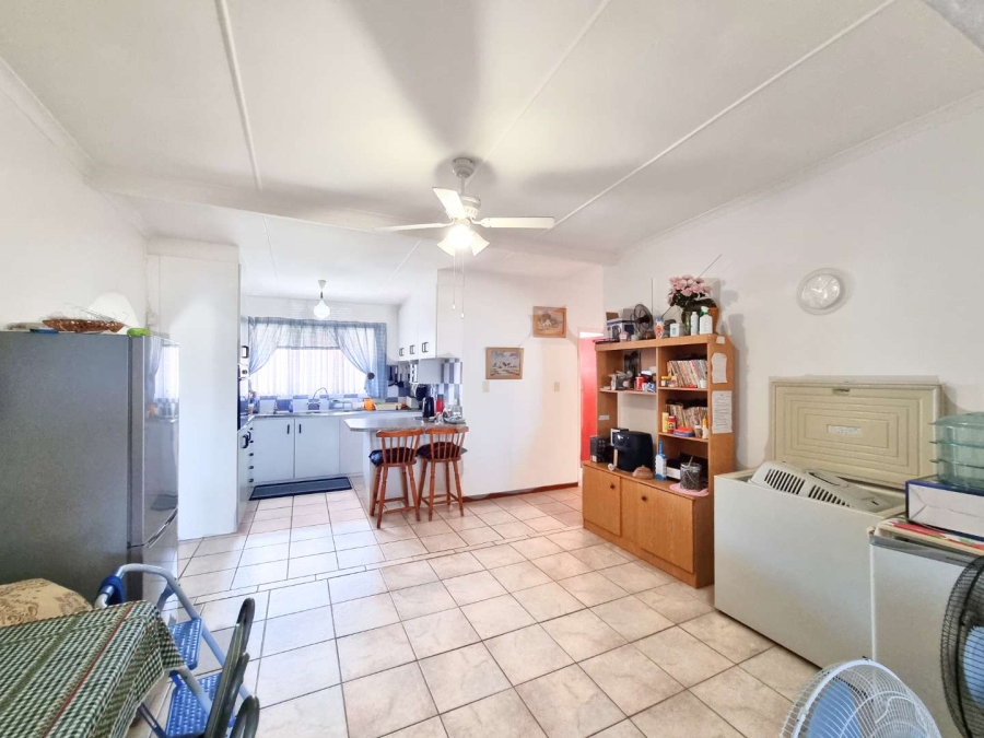 3 Bedroom Property for Sale in Sandbaai Western Cape